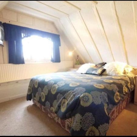 3Bedroom Beautiful Cottage Чесхънт Екстериор снимка